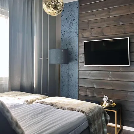 Golden Circle 호텔 4*