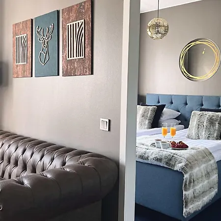 מלון Golden Circle רובניימי