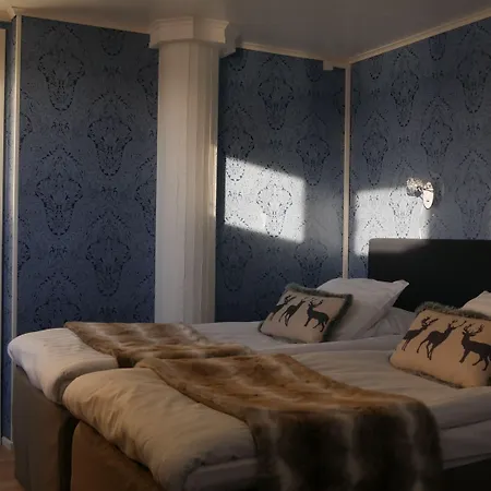 Golden Circle Hotel 4*