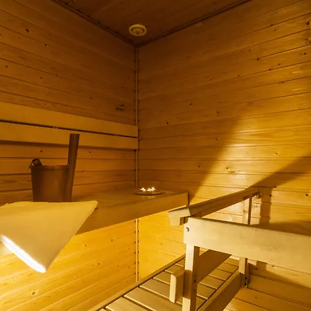 Hotel Golden Circle 4*