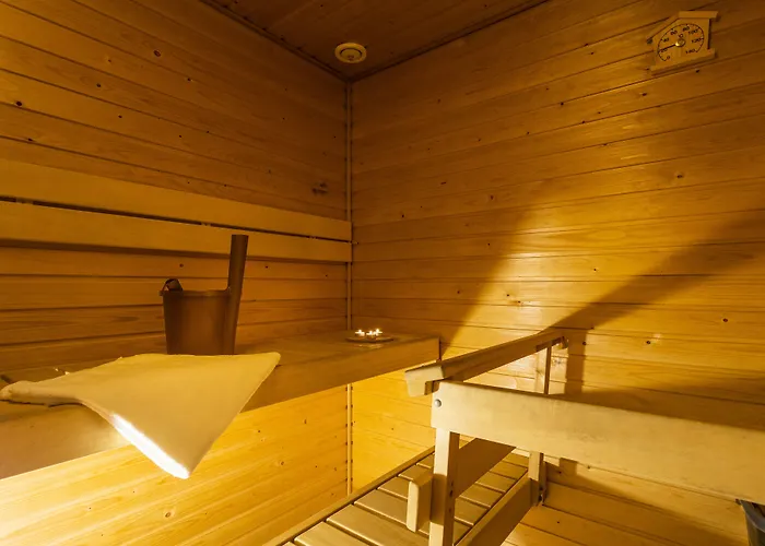 Hotel Golden Circle 4*